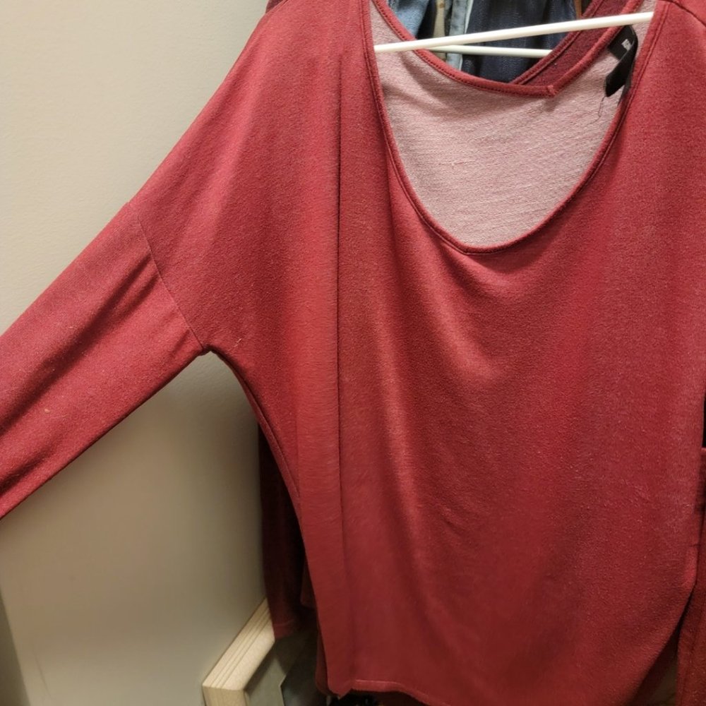 Agnes & Dora Urban pullover double v neck top